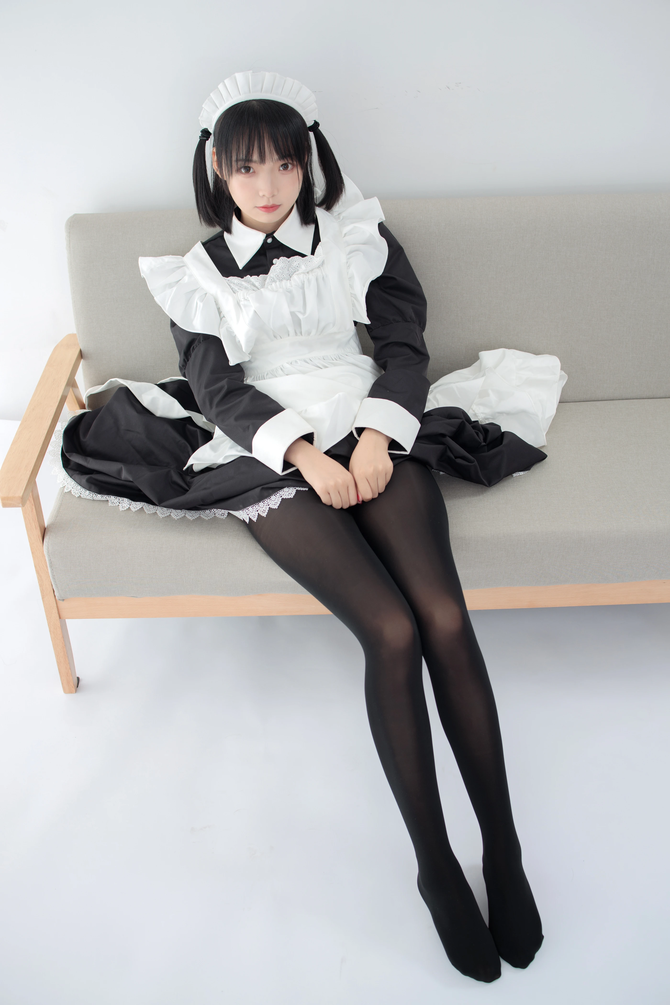 森萝财团 JKFUN-029 卉女仆 踩物 80D黑丝 [67P 1V]插图9